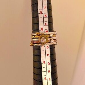 ✅Stacked silver (925) & plated  rings w/ centre flower & pink CZ stone. 🌸